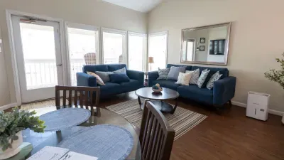 Family Condo - Pool, Jacuzzi & BBQ - Walk to Beach - image 28 of 194