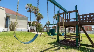 Family Condo - Pool, Jacuzzi & BBQ - Walk to Beach - image 164 of 194