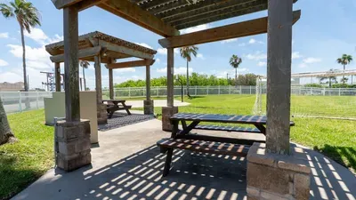 Family Condo - Pool, Jacuzzi & BBQ - Walk to Beach - image 129 of 194