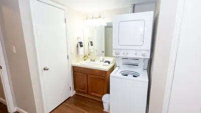 Family Condo - Pool, Jacuzzi & BBQ - Walk to Beach - image 59 of 194