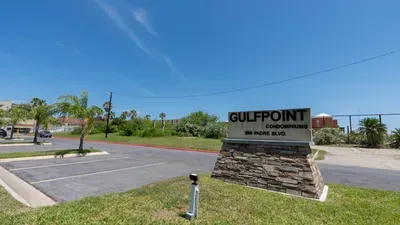 Family Condo - Pool, Jacuzzi & BBQ - Walk to Beach - image 193 of 194