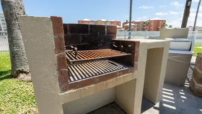 Family Condo - Pool, Jacuzzi & BBQ - Walk to Beach - image 130 of 194