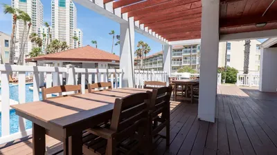 Family Condo - Pool, Jacuzzi & BBQ - Walk to Beach - image 106 of 194