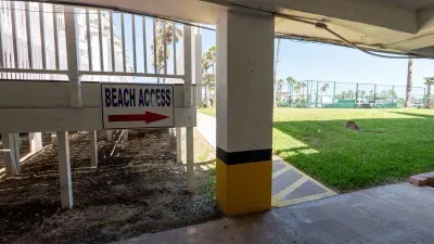 Family Condo - Pool, Jacuzzi & BBQ - Walk to Beach - image 90 of 194