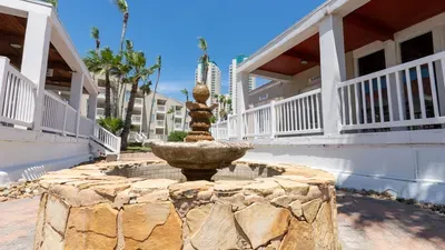 Family Condo - Pool, Jacuzzi & BBQ - Walk to Beach - image 105 of 194