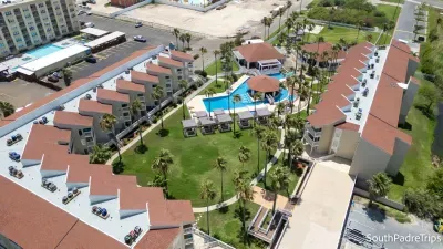 Family Condo - Pool, Jacuzzi & BBQ - Walk to Beach - image 187 of 194