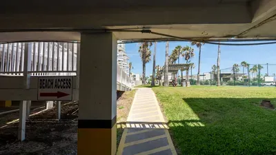 Family Condo - Pool, Jacuzzi & BBQ - Walk to Beach - image 93 of 194