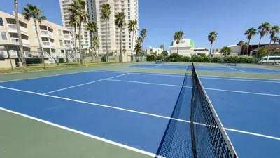 Family Condo - Pool, Jacuzzi & BBQ - Walk to Beach - image 149 of 194