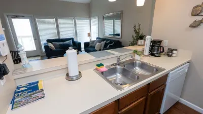 Family Condo - Pool, Jacuzzi & BBQ - Walk to Beach - image 33 of 194