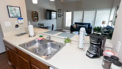 Family Condo - Pool, Jacuzzi & BBQ - Walk to Beach - image 35 of 194