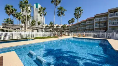 Family Condo - Pool, Jacuzzi & BBQ - Walk to Beach - image 109 of 194