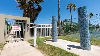 Family Condo - Pool, Jacuzzi & BBQ - Walk to Beach - image 98 of 194