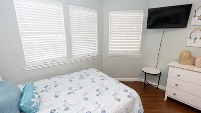 Family Condo - Pool, Jacuzzi & BBQ - Walk to Beach - image 71 of 194