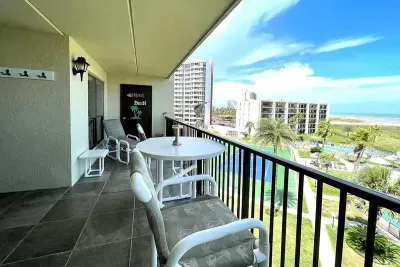 Oceanview Balcony Retreat | Pool, Tennis & Beach Access | Stylish Coastal Decor
