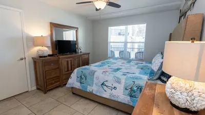 2BR Half Block to Beach, Garage, Heated Pool - image 50 of 103