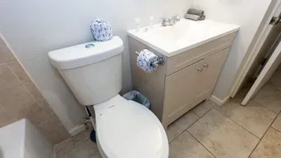 2BR Half Block to Beach, Garage, Heated Pool - image 60 of 103