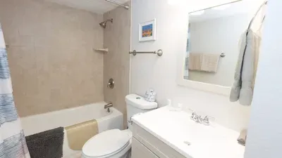 2BR Half Block to Beach, Garage, Heated Pool - image 63 of 103