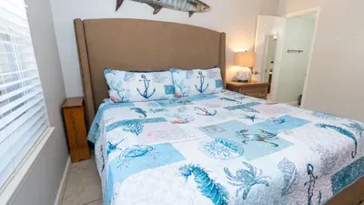 2BR Half Block to Beach, Garage, Heated Pool - image 47 of 103