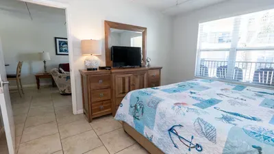2BR Half Block to Beach, Garage, Heated Pool - image 46 of 103