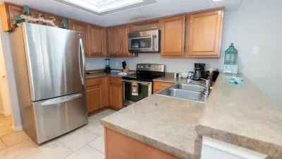 2BR Half Block to Beach, Garage, Heated Pool - image 18 of 103
