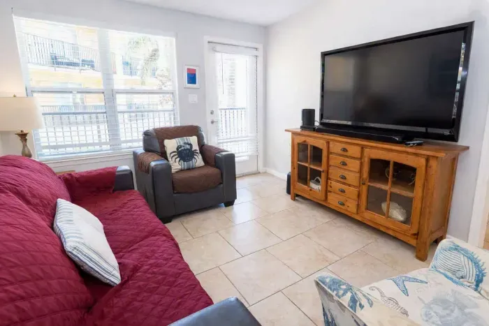 2BR Half Block to Beach, Garage, Heated Pool - image 4 of 103