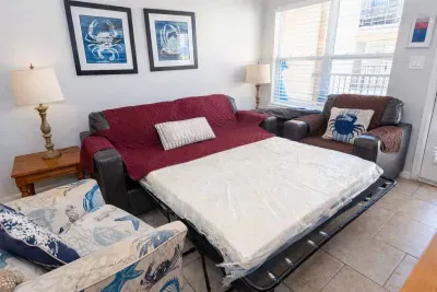 2BR Half Block to Beach, Garage, Heated Pool - image 9 of 103
