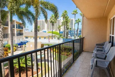 2BR Half Block to Beach, Garage, Heated Pool