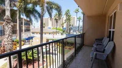 2BR Half Block to Beach, Garage, Heated Pool - image 71 of 103
