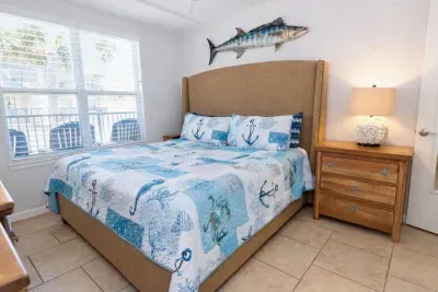 2BR Half Block to Beach, Garage, Heated Pool - image 7 of 103