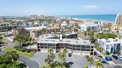 2BR Half Block to Beach, Garage, Heated Pool - image 93 of 103