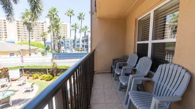 2BR Half Block to Beach, Garage, Heated Pool - image 66 of 103