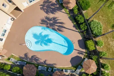2BR Half Block to Beach, Garage, Heated Pool