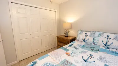 2BR Half Block to Beach, Garage, Heated Pool - image 57 of 103