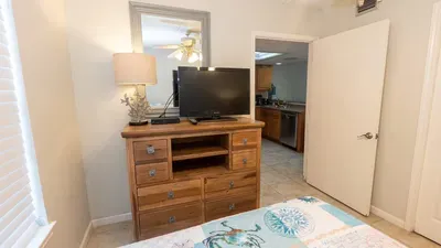 2BR Half Block to Beach, Garage, Heated Pool - image 56 of 103