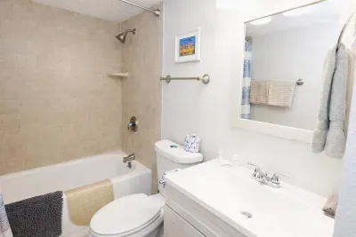 2BR Half Block to Beach, Garage, Heated Pool - image 10 of 103