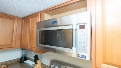 2BR Half Block to Beach, Garage, Heated Pool - image 23 of 103