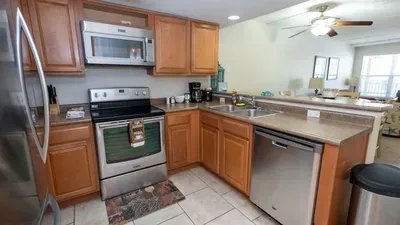 2BR Half Block to Beach, Garage, Heated Pool - image 22 of 103
