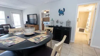 2BR Half Block to Beach, Garage, Heated Pool - image 33 of 103