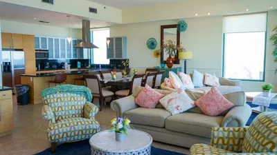 Jr Penthouse 29th Floor Tallest Building SPI - image 19 of 248