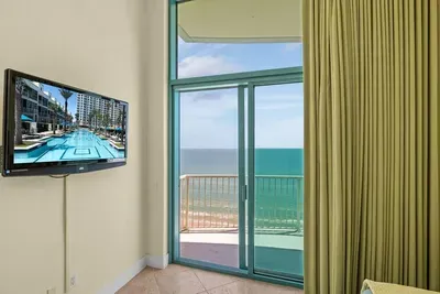 Jr Penthouse 29th Floor Tallest Building SPI - image 237 of 248