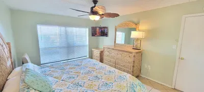 * Gas BBQ * Heated Pool * Direct Beach Very Large - image 81 of 113