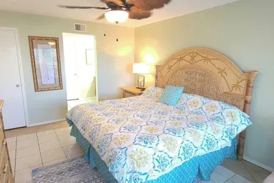 * Gas BBQ * Heated Pool * Direct Beach Very Large - image 93 of 113