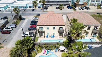 Near Beach - 2nd Floor - Pool - Walk to All - image 13 of 109