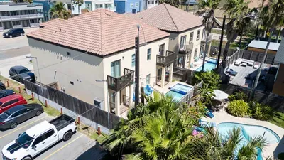 Near Beach - 2nd Floor - Pool - Walk to All - image 37 of 109