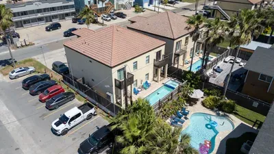 Near Beach - 2nd Floor - Pool - Walk to All - image 35 of 109