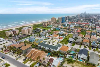 2BR Half Block to Beach, Gas Grill, Pets, SPI - image 22 of 53