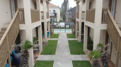 EZ Walk to Beach " Modern 2 bedroom " Sleeps Many - image 22 of 76
