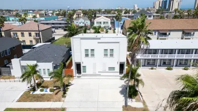 Pool Townhome 250 Steps to Beach - image 178 of 194