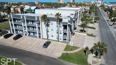 Beachview Luxury Remodel 50 steps to Beach - image 64 of 87