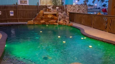 Channelfront " Remodeled " Pool " Boatslips - image 125 of 176